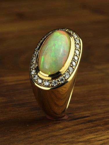 Gelbgold Siegelring mit Opal und Brillanten